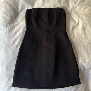 Strapless LBD perfect for the holidays ❤️